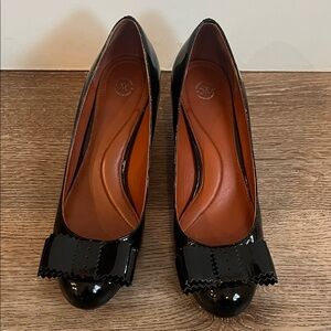 Johnston & Murphy Black Patent Leather Women's Shoes